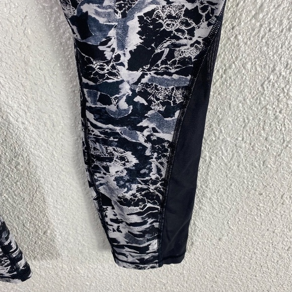 Lululemon Train Times 7/8 Pant Interlaced Starlight Black / Black SZ 10 - Picture 4 of 8